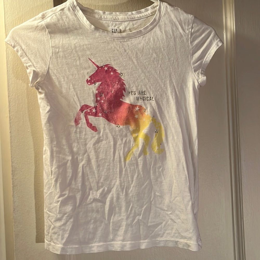 White Short Sleeve T-Shirt with Link and Yellow Unicorn Print